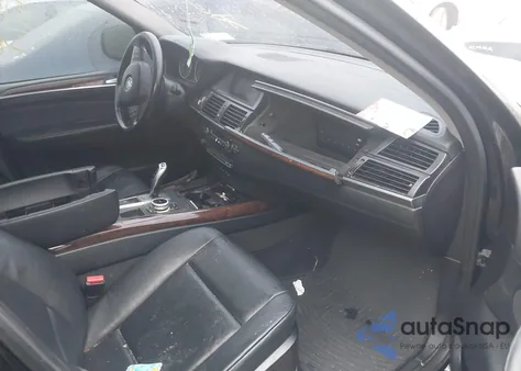 2010 BMW X5 xDrive30I z USA, uszkodzony, nr VIN 5UXFE4C58AL279562